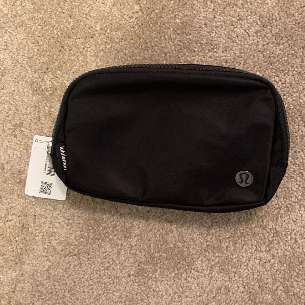 NWT black Lululemon everywhere belt bag